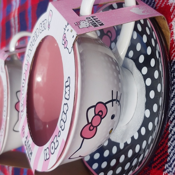 💓Hello Kitty 12oz Precious Tea Cup & Saucer Set 🌺☕ - Picture 3 of 16